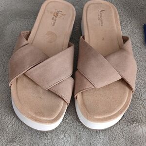 Koolaburra Tan Crisscross Slide Sandals
